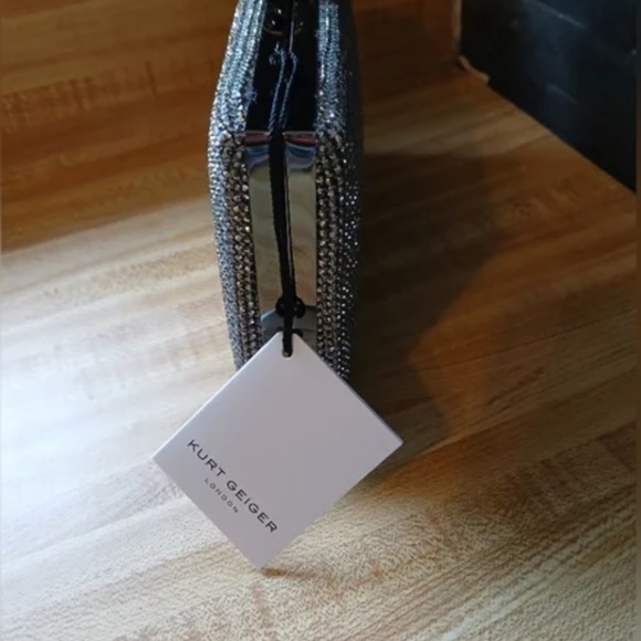 Kurt Geiger NWT Silver Rhinestone Clutch/ Crossbody With Dustbag - Picture 6 of 8